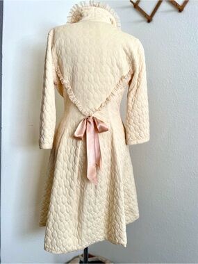 1950s Vintage Quilted Champagne Dressing Robe